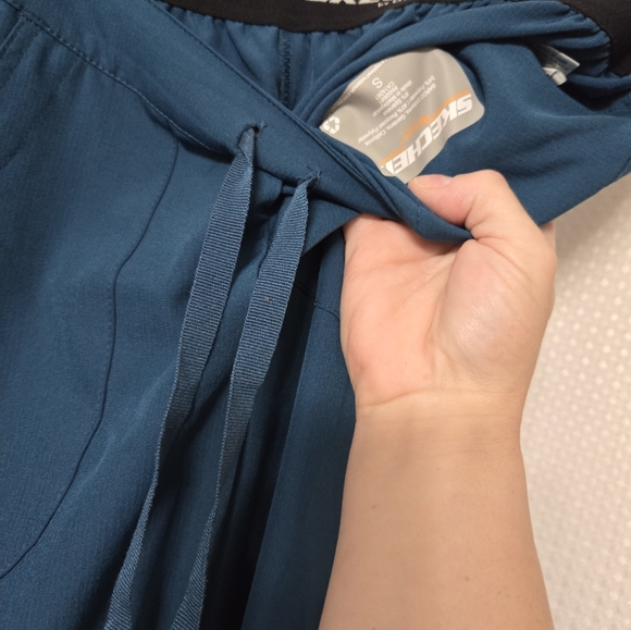 Skechers Scrub Pants Size Large - Picture 2 of 2